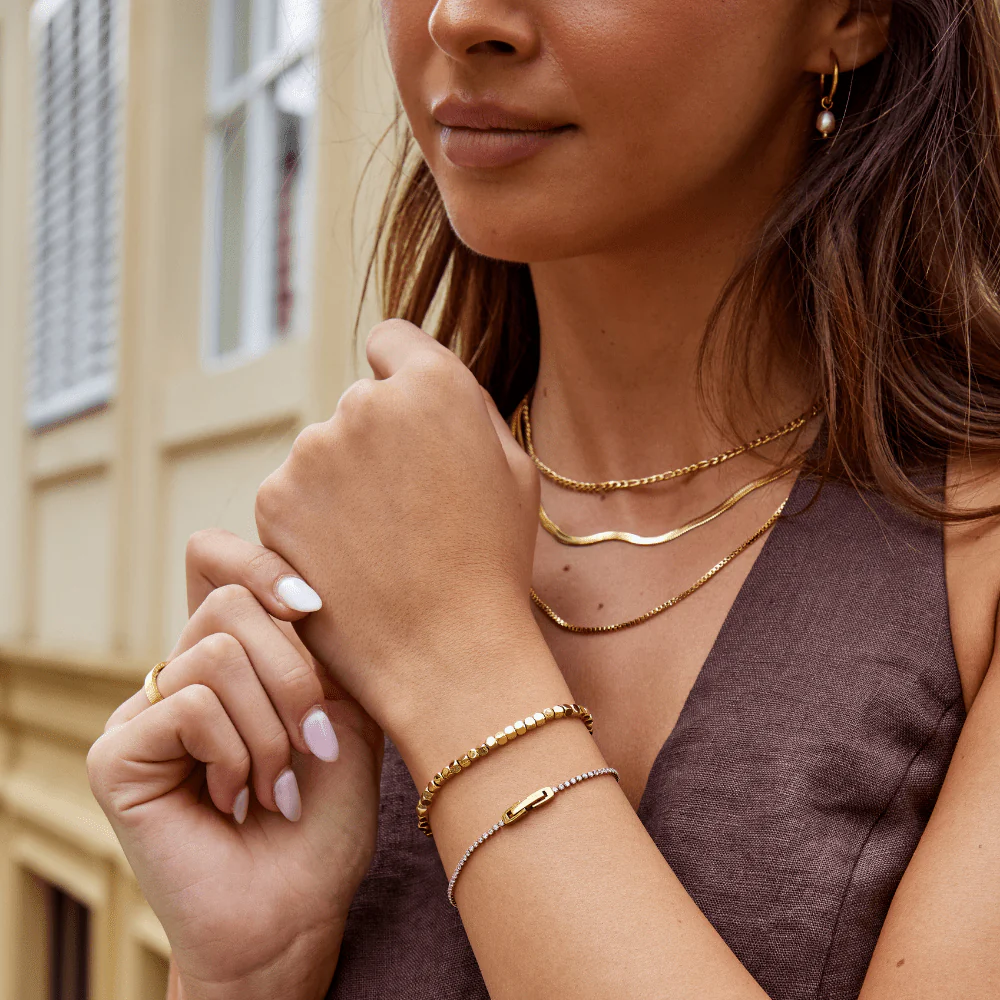 Lexi 18K Gold Cube Bracelet - Image 4