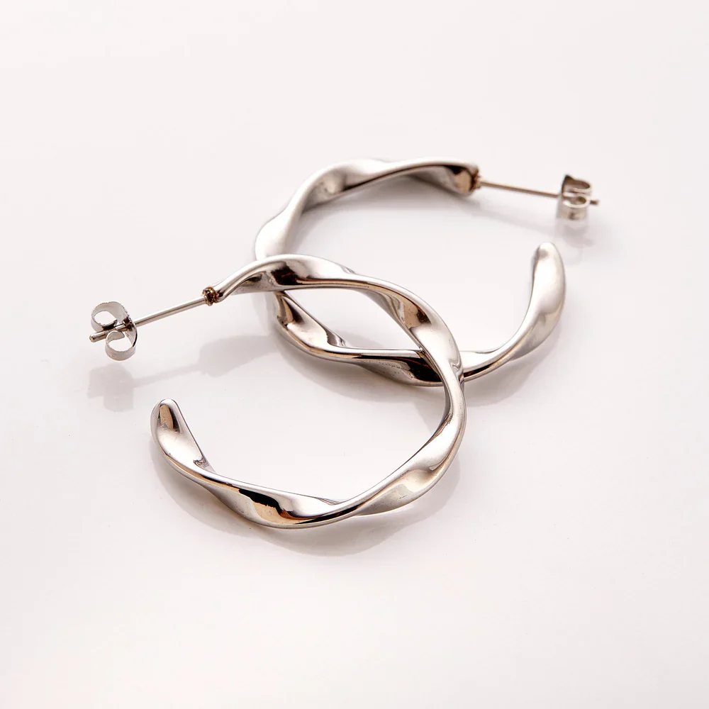 Qamar Hiba Hoop Earrings - Image 6